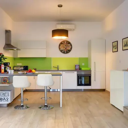 Andrija In For 9 People With Sea View & Heated Pool - Only 400 M From The Villa Fazana