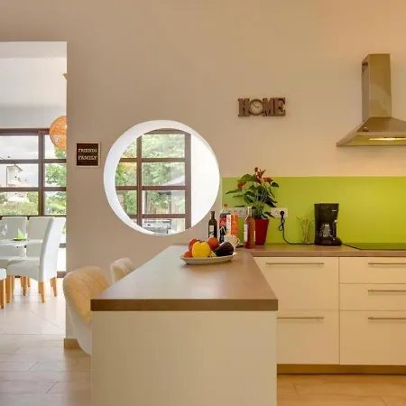 Andrija In For 9 People With Sea View & Heated Pool - Only 400 M From The *