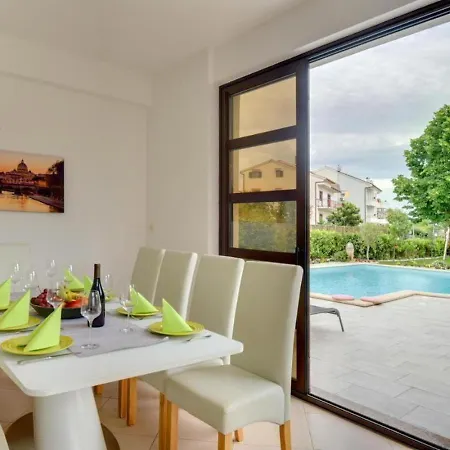 Villa Andrija In For 9 People With Sea View & Heated Pool - Only 400 M From The *