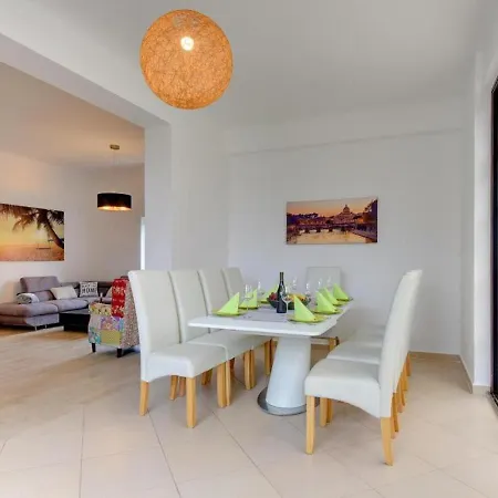 Andrija In For 9 People With Sea View & Heated Pool - Only 400 M From The Fazana