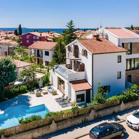 Villa Andrija In For 9 People With Sea View & Heated Pool - Only 400 M From The Fazana