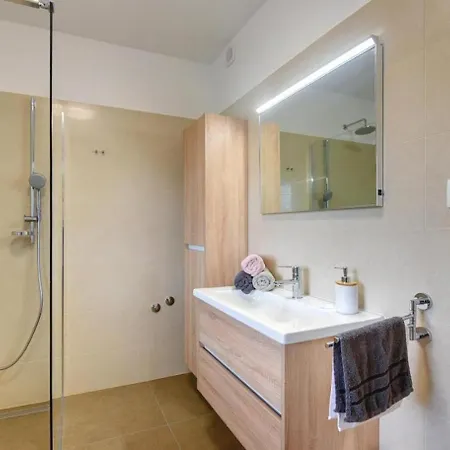 Villa Andrija In For 9 People With Sea View, Kids Playground & Heated Pool - Only 400 M From The *
