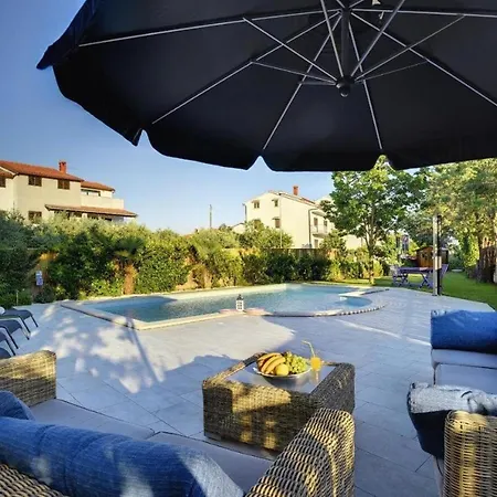 Villa Andrija In For 9 People With Sea View, Kids Playground & Heated Pool - Only 400 M From The
