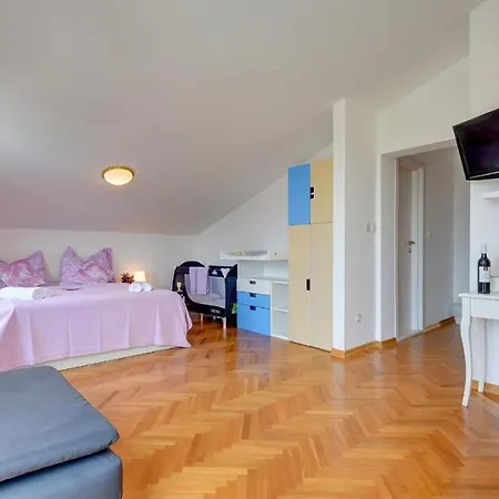 Villa Andrija In For 9 People With Sea View, Kids Playground & Heated Pool - Only 400 M From The