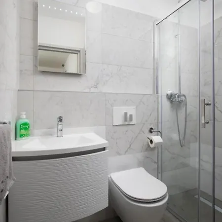 Villa Andrija In For 9 People With Sea View, Kids Playground & Heated Pool - Only 400 M From The Fažana