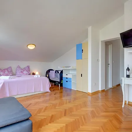 Villa Andrija In For 9 People With Sea View, Kids Playground & Heated Pool - Only 400 M From The