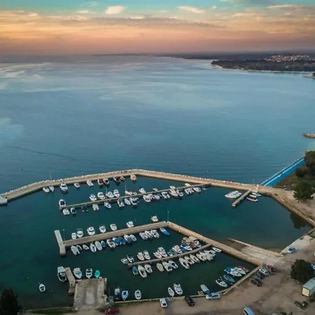 Andrija In For 9 People With Sea View, Kids Playground & Heated Pool - Only 400 M From The * Fažana