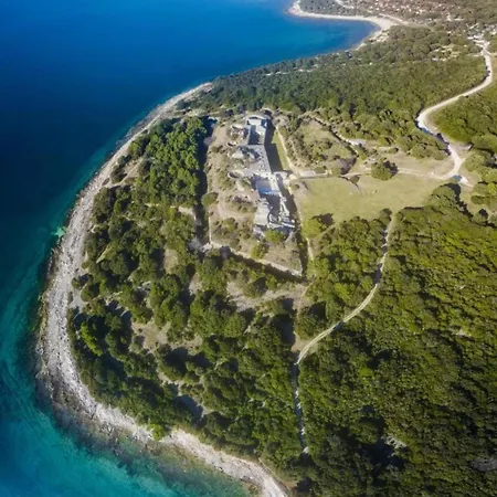 Andrija In For 9 People With Sea View, Kids Playground & Heated Pool - Only 400 M From The Villa Fažana