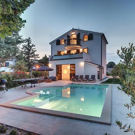 Andrija In For 9 People With Sea View, Kids Playground & Heated Pool - Only 400 M From The Fažana