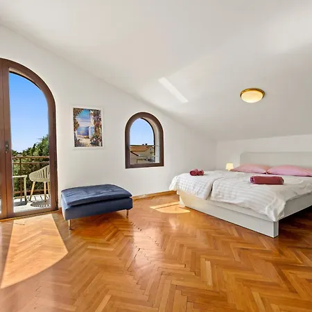 Villa Andrija In For 9 People With Sea View, Kids Playground & Heated Pool - Only 400 M From The *