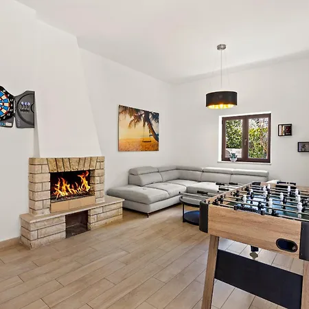 Andrija In For 9 People With Sea View, Kids Playground & Heated Pool - Only 400 M From The Villa Fažana